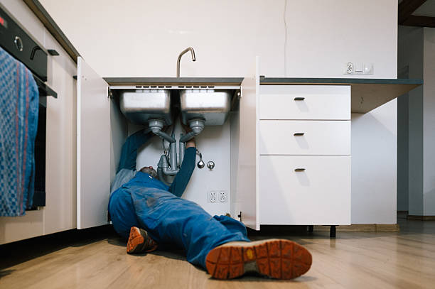 Professional Leak Detection technician working in Captiva, FL